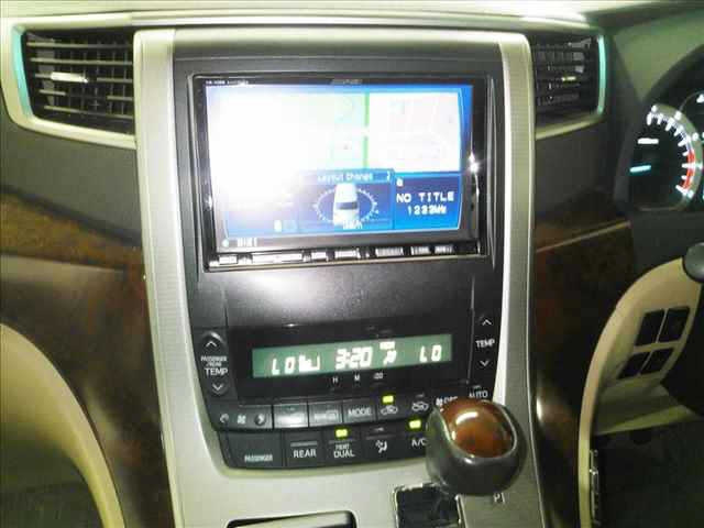 TOYOTA ALPHARD 2010