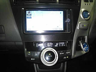 TOYOTA PRIUS ALPHA 2012