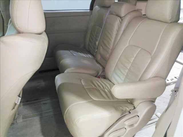 TOYOTA ALPHARD 2010