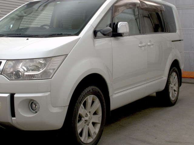 MITSUBISHI DELICA D5 2009