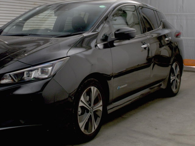 NISSAN LEAF 2021