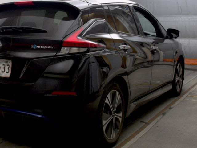 NISSAN LEAF 2021