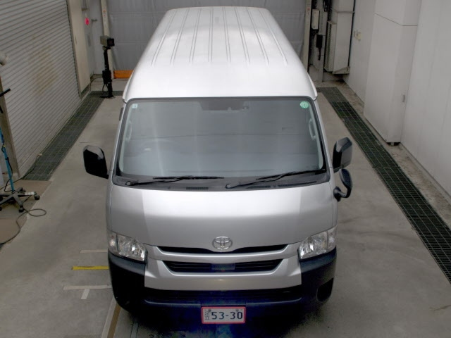 TOYOTA HIACE 2023