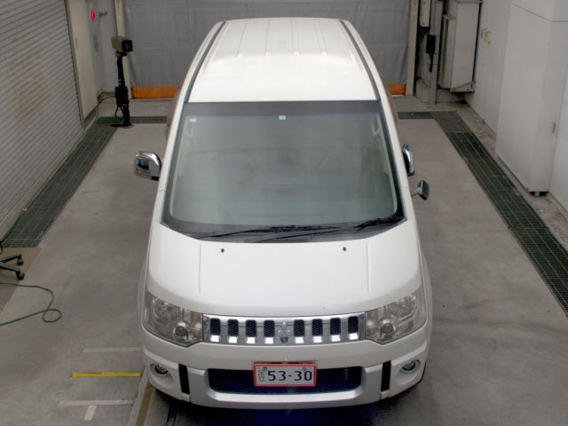 MITSUBISHI DELICA D5 2009
