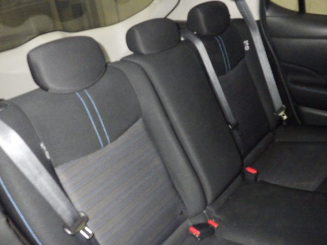 NISSAN LEAF 2021