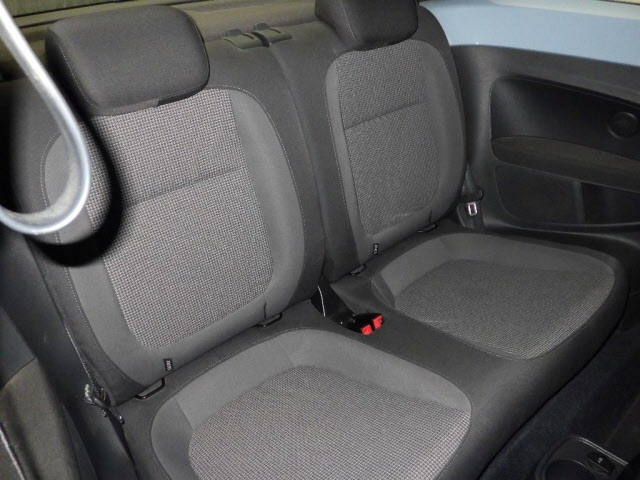 VOLKSWAGEN THE BEETLE 2013