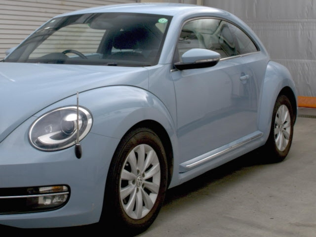 VOLKSWAGEN THE BEETLE 2013