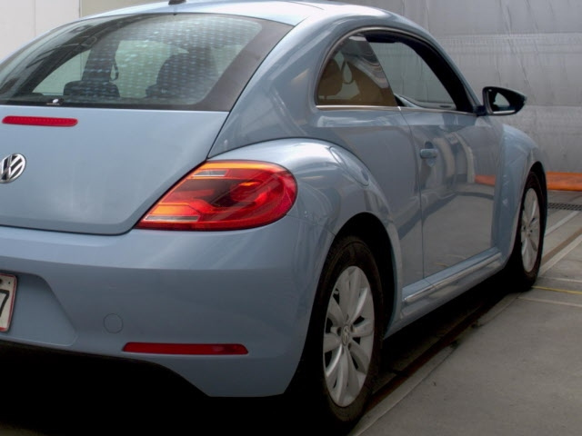 VOLKSWAGEN THE BEETLE 2013