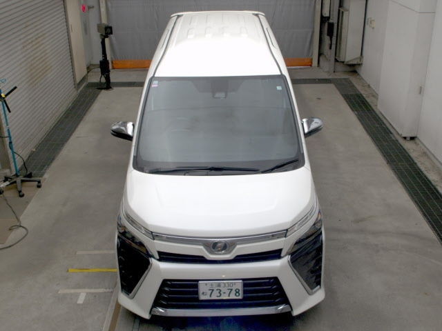 TOYOTA VOXY 2019