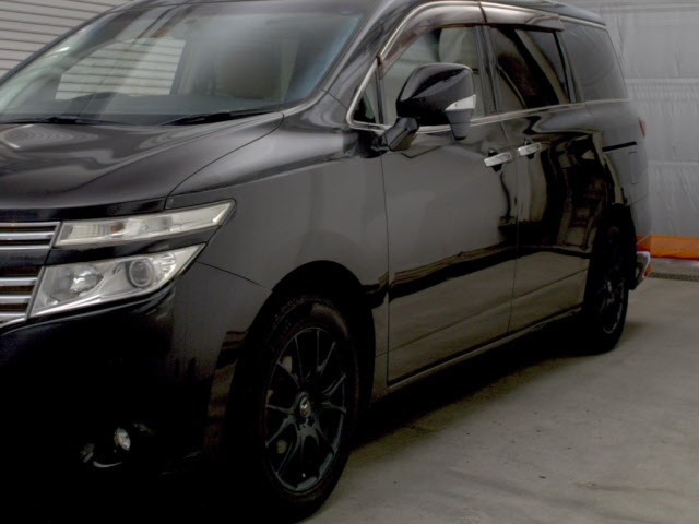 NISSAN ELGRAND 2011