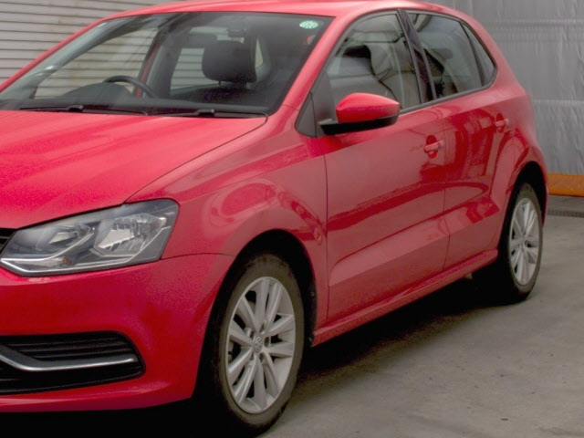 VOLKSWAGEN POLO 2016