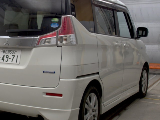 MITSUBISHI DELICA D2 2017