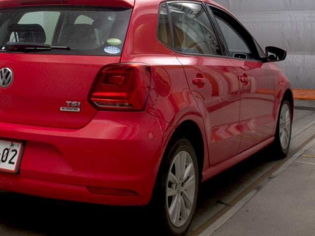 VOLKSWAGEN POLO 2016