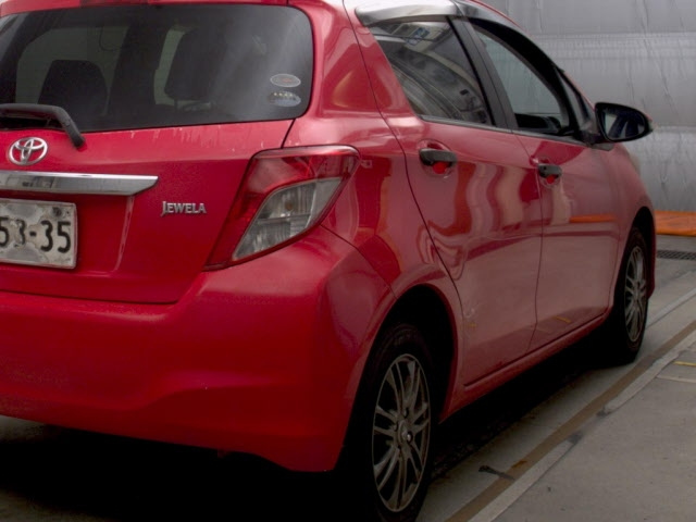 TOYOTA VITZ 2012