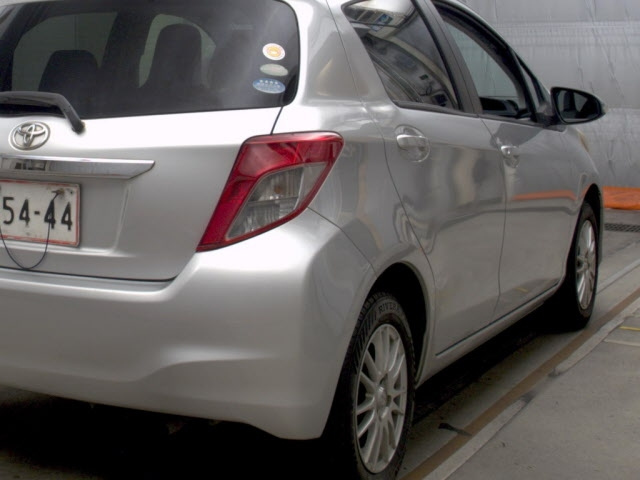 TOYOTA VITZ 2011
