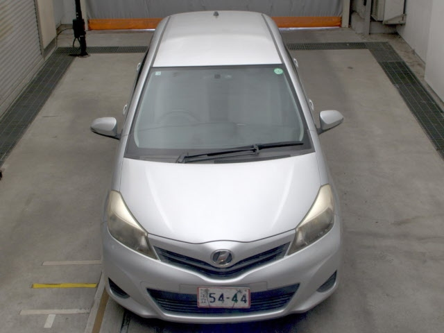 TOYOTA VITZ 2011