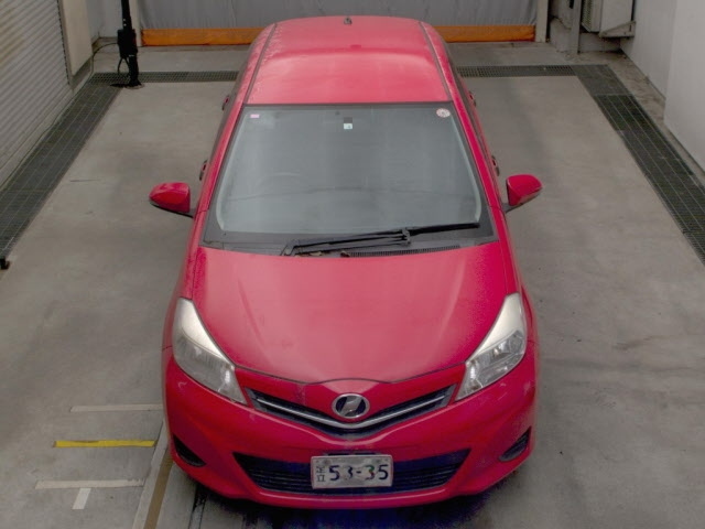 TOYOTA VITZ 2012