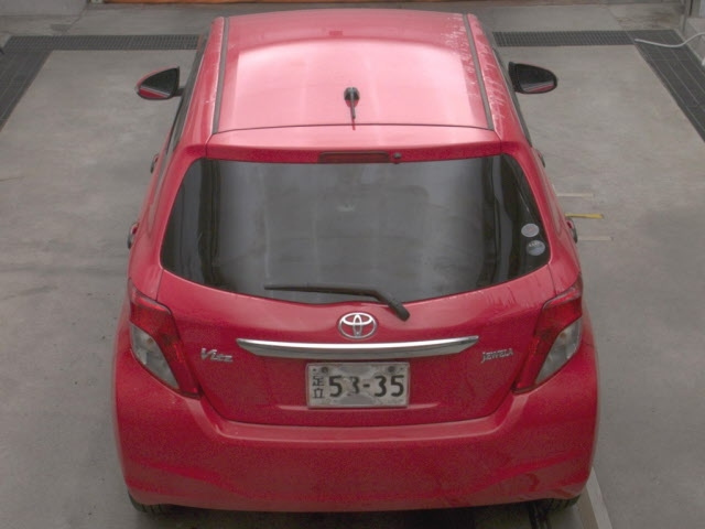 TOYOTA VITZ 2012