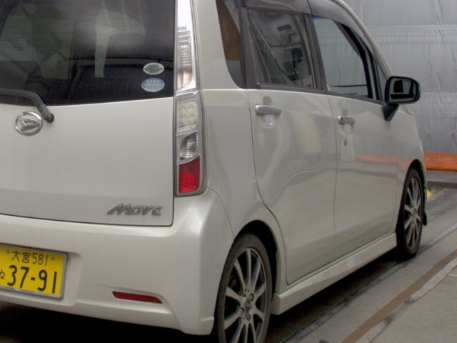 DAIHATSU MOVE 2011