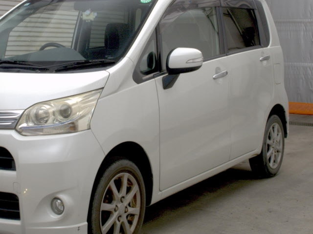 DAIHATSU MOVE 2011
