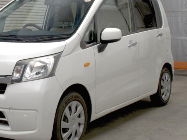 DAIHATSU MOVE 2014