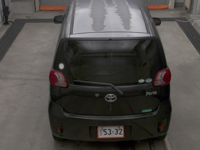 TOYOTA PORTE 2010