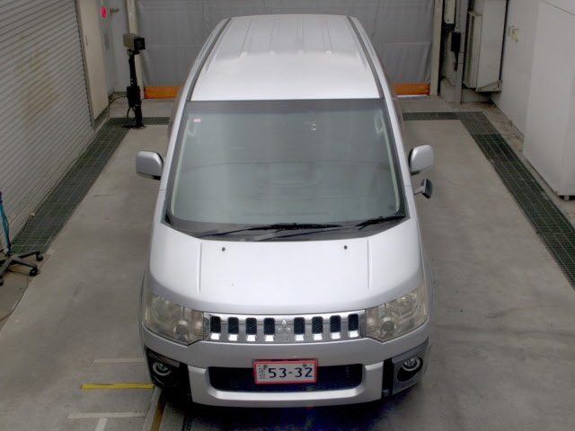 MITSUBISHI DELICA D5 2011
