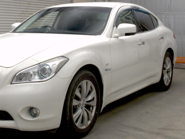 NISSAN FUGA 2014