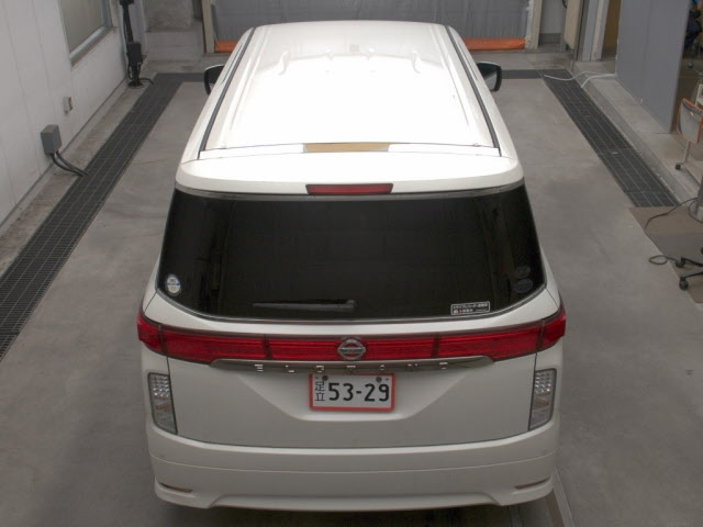 NISSAN ELGRAND 2010