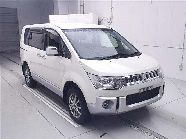 MITSUBISHI DELICA D5 2015