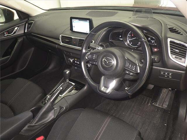 MAZDA AXELA 2018