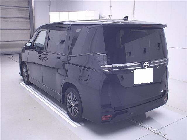TOYOTA VOXY 2023