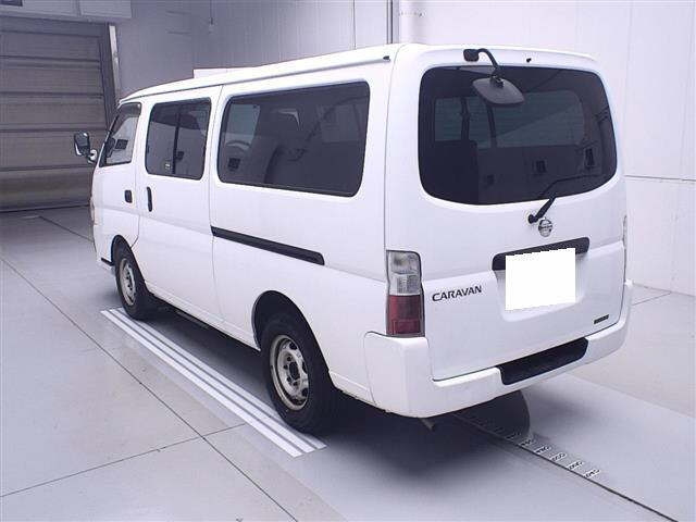 NISSAN CARAVAN 2010