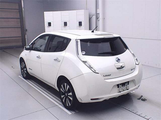 NISSAN LEAF 2016