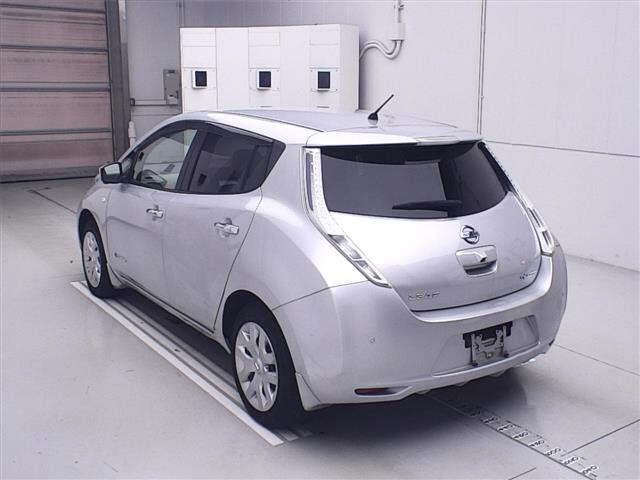 NISSAN LEAF 2016
