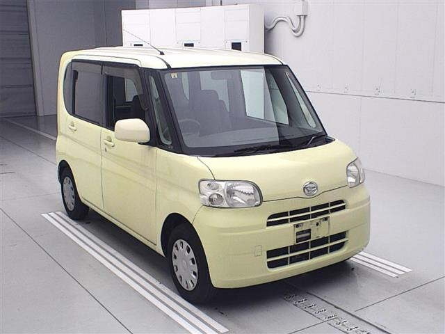 DAIHATSU TANTO 2010