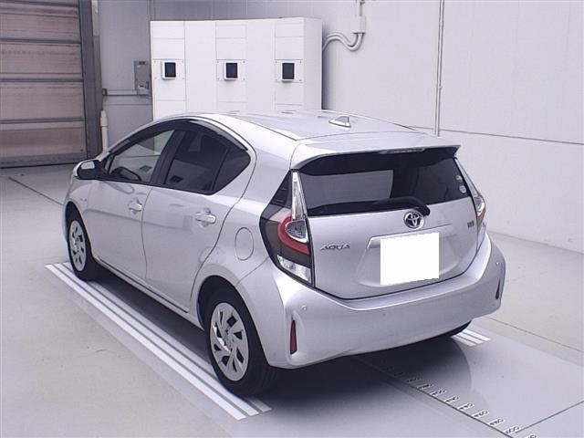 TOYOTA AQUA 2020