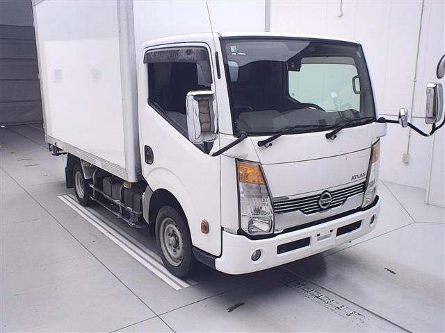 NISSAN ATLAS 2015