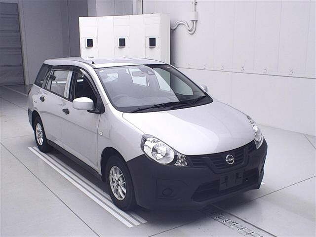 NISSAN AD 2022