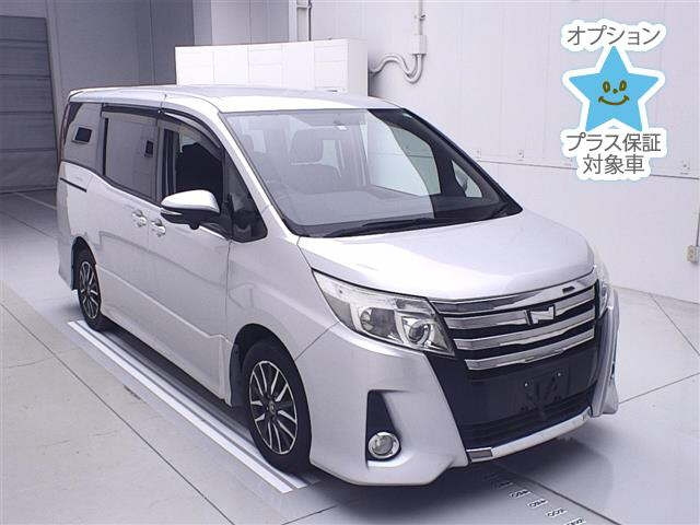 TOYOTA NOAH 2014