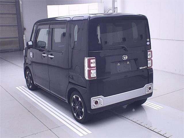 DAIHATSU WAKE 2015