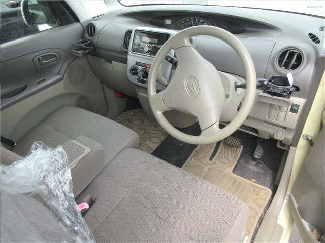 DAIHATSU TANTO 2011
