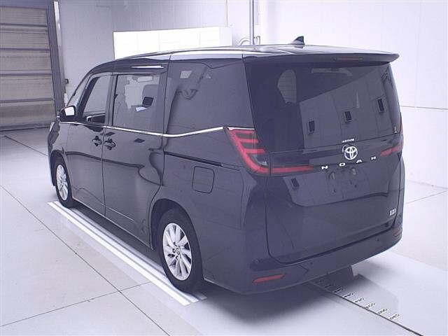TOYOTA NOAH 2022