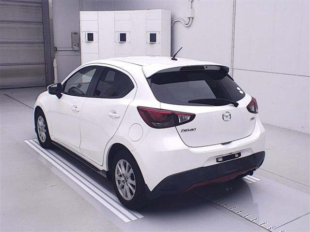 MAZDA DEMIO 2015