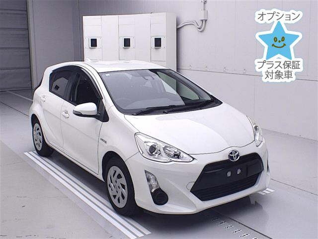 TOYOTA AQUA 2017