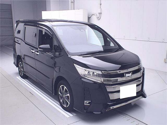 TOYOTA NOAH 2019