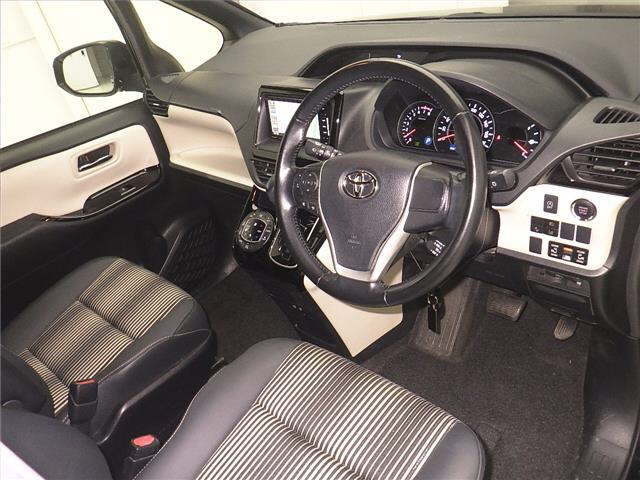 TOYOTA NOAH 2019