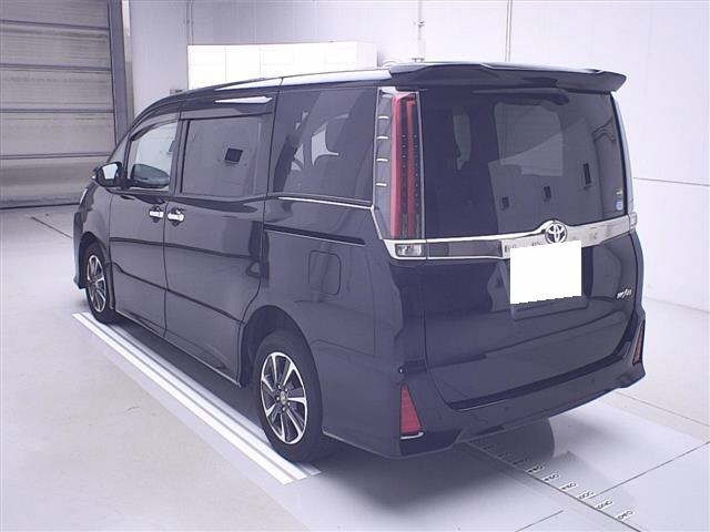 TOYOTA NOAH 2019