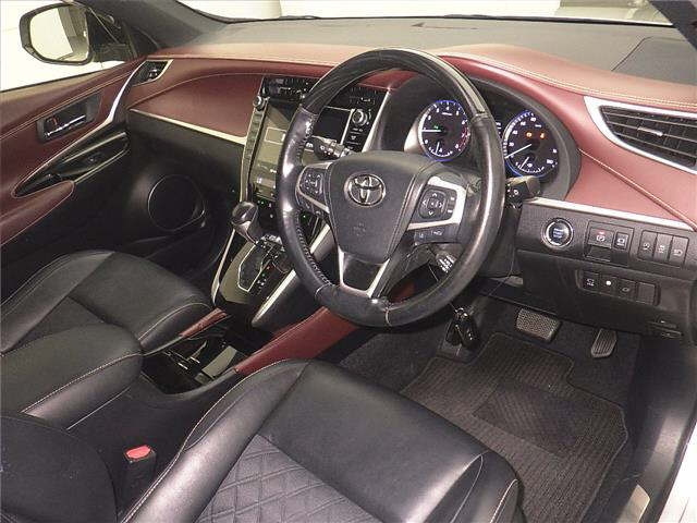 TOYOTA HARRIER 2017
