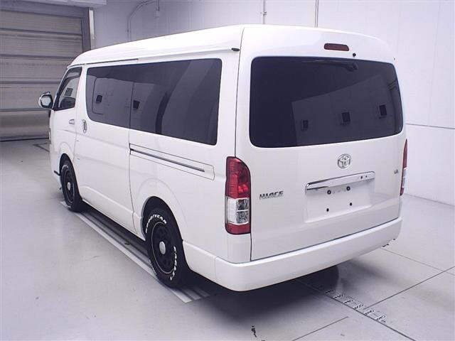 TOYOTA HIACE 2019